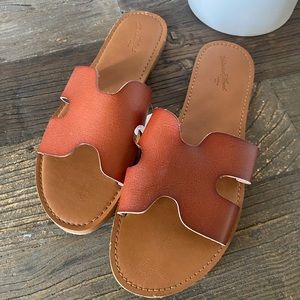 Universal thread new with tags sandal -8